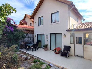 HERMOSA CASA EN CONDOMINIO, REBAJADA