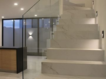 HERMOSA CASA EN FRACC CAPITAL SUR