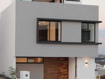 HERMOSA CASA EN FRACC CAPITAL SUR