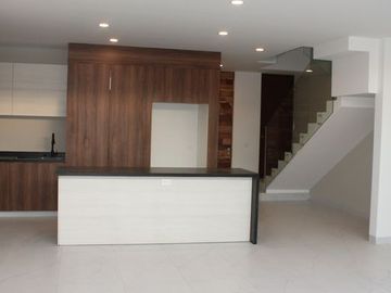 CASA DE DISEÑADOR  FRACC. CAPITAL SUR