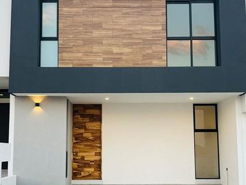 CASA EN PREVENTA EN FRACC. CAPITAL SUR