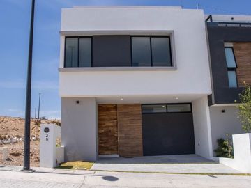 CASA EN PREVENTA EN FRACC. CAPITAL SUR