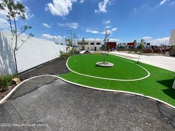 Casa en Venta en Metepec San Salvador Tizatlalli 24-1104 GIS
