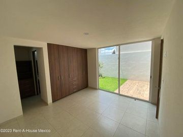 Casa en Venta en Metepec San Salvador Tizatlalli 24-1104 GIS