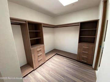 Casa en Venta en Metepec San Salvador Tizatlalli 24-1104 GIS