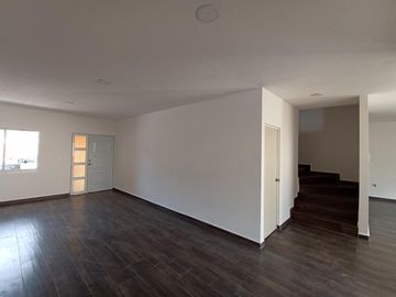 Casa en  Venta en Real Madeira Pachuca de Soto GIS 25-113