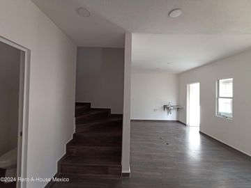 Casa en Venta en Real Madeira Pachuca GIS 25-113