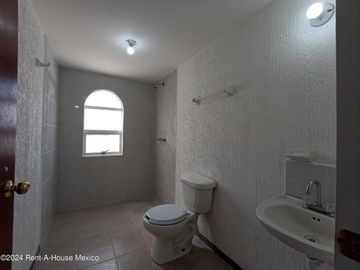 Casa en Venta en Privadas de San Cristobal Mineral de la Reforma GIS24-3524