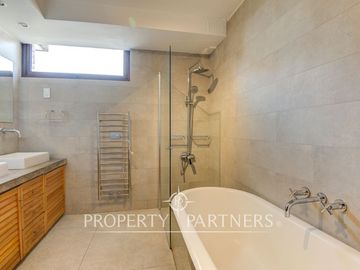 Departamento Remodelado/ Barrio El Golf / 3D / 4B