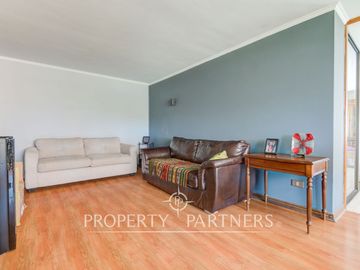 Oportunidad para remodelar a tu gusto cómodo departamento 3D/3B con vista despejada