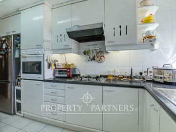 Oportunidad para remodelar a tu gusto cómodo departamento 3D/3B con vista despejada