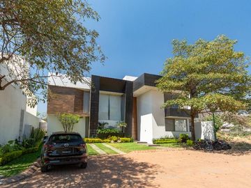 Casa en vista hermosa en fraccionamiento con vigilancia