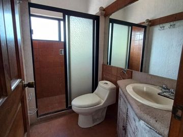VENTA DE CASA EN CONDOMINIO - HACIENDA SAN PEDRO -VILLAS DEL MESON JURIQUILLA