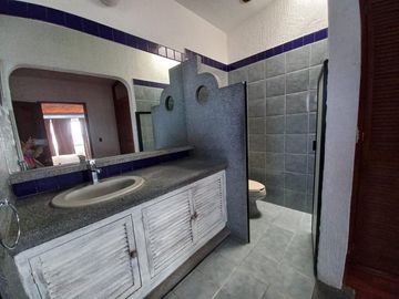 VENTA DE CASA EN CONDOMINIO - HACIENDA SAN PEDRO -VILLAS DEL MESON JURIQUILLA