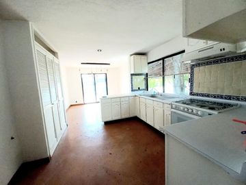 VENTA DE CASA EN CONDOMINIO - HACIENDA SAN PEDRO -VILLAS DEL MESON JURIQUILLA