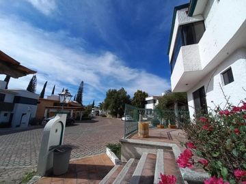 VENTA DE CASA EN CONDOMINIO - HACIENDA SAN PEDRO -VILLAS DEL MESON JURIQUILLA