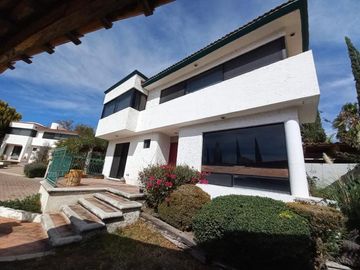 VENTA DE CASA EN CONDOMINIO - HACIENDA SAN PEDRO -VILLAS DEL MESON JURIQUILLA