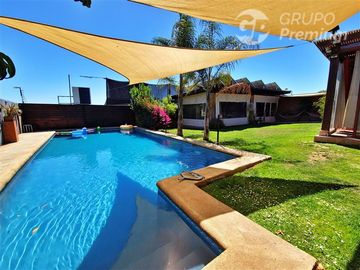 Casa en Venta en Condominio la Loma de las Pircas casa 140m2 en 645m2