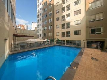 Flat con amplia sala comedor frente a San Antonio de Padua