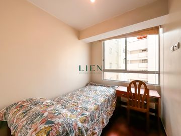 Flat con amplia sala comedor frente a San Antonio de Padua