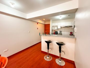 Flat con amplia sala comedor frente a San Antonio de Padua