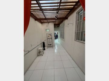 Casa  en Venta Ramos Mejia / La Matanza (A108 8051)