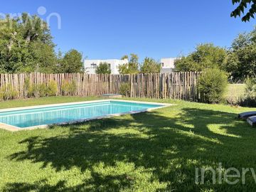 Casa en San Matias - 4 Ambientes - Pileta - VENTA