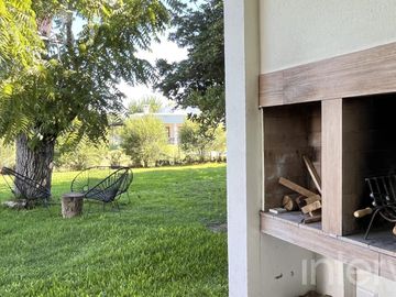 Casa en San Matias - 4 Ambientes - Pileta - VENTA