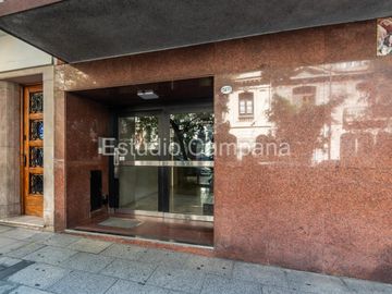 Departamento en Venta. Cuatro ambientes con dependencia. Balcón Terraza. Palermo