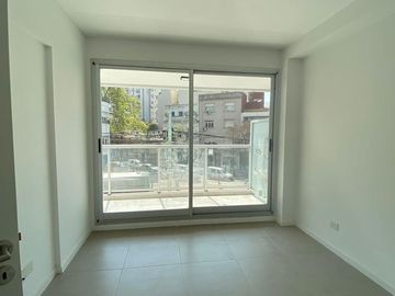 Av San Martin 1700, Pont Bleu, Departamento 2 Amb C/Balcón y Cochera,Al Frente, A Estrenar,Caballito