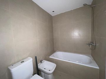 Av San Martin 1700, Pont Bleu, Departamento 2 Amb C/Balcón y Cochera,Al Frente, A Estrenar,Caballito