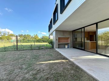 A estrenar casa en Fisherton de 3 dormitorios!