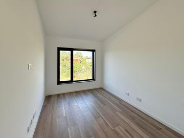 A estrenar casa en Fisherton de 3 dormitorios!
