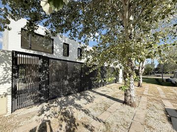A estrenar casa en Fisherton de 3 dormitorios!