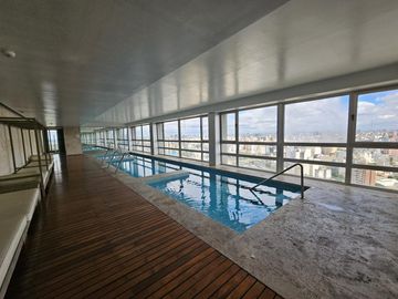 VENTA DEPARTAMENTO QUARTIER SAN TELMO: 2 AMB. C/MUEBLES -COCH- SEG. 24HS PRÓXIMO UNIVERSIDADES