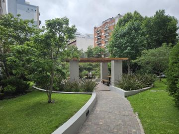 VENTA DEPARTAMENTO QUARTIER SAN TELMO: 2 AMB. C/MUEBLES -COCH- SEG. 24HS PRÓXIMO UNIVERSIDADES