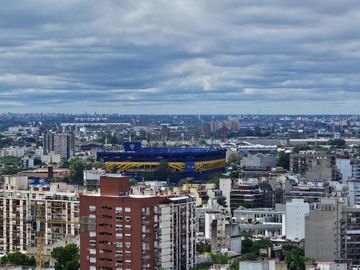 VENTA DEPARTAMENTO QUARTIER SAN TELMO: 2 AMB. C/MUEBLES -COCH- SEG. 24HS PRÓXIMO UNIVERSIDADES