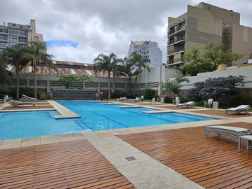 VENTA DEPARTAMENTO QUARTIER SAN TELMO: 2 AMB. C/MUEBLES -COCH- SEG. 24HS PRÓXIMO UNIVERSIDADES