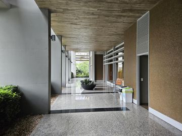 VENTA DEPARTAMENTO QUARTIER SAN TELMO: 2 AMB. C/MUEBLES -COCH- SEG. 24HS PRÓXIMO UNIVERSIDADES