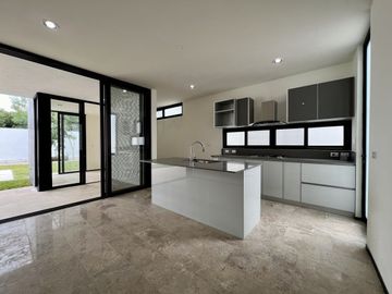 Casa en venta PRIVADA GAVIONES, en Cholul, Mérida  Yuc.