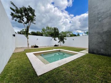 Casa en venta PRIVADA GAVIONES, en Cholul, Mérida  Yuc.