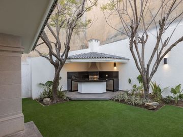 CASA EN VENTA EN RESIDENCIAL CHIPINQUE