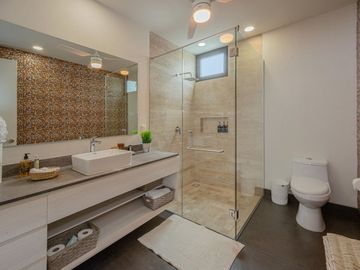 Casa moderna en venta en Flamingos, Nuevo Vallarta