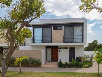 Casa moderna en venta en Flamingos, Nuevo Vallarta