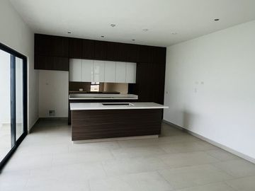 Hermosa Casa en Venta  en Altares Residencial