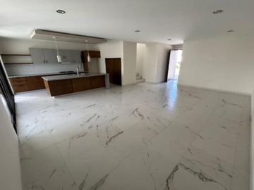 CASA EN VENTA VALLES DEL MOLINO