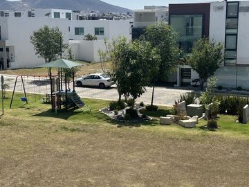 CASA EN VENTA  PARQUE QUERETARO LOMAS DE ANGELOPOLIS