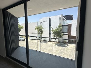 CASA EN VENTA  PARQUE QUERETARO LOMAS DE ANGELOPOLIS