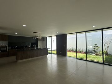 CASA EN VENTA  PARQUE QUERETARO LOMAS DE ANGELOPOLIS