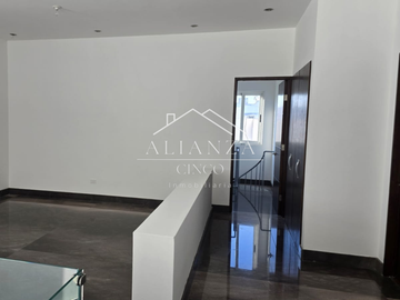Excelente oportunidad de casa en venta-Zona El Vergel